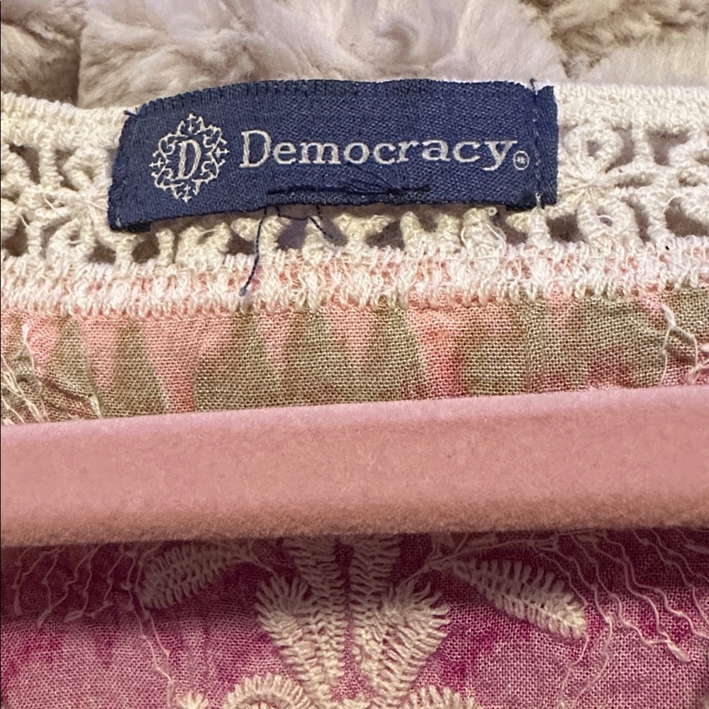 NEW Democracy Multicolor Crochet Trim Top! SZ Small - Picture 4 of 5